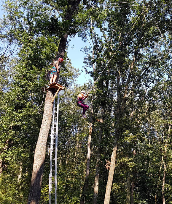 un pas mic și ești în aer